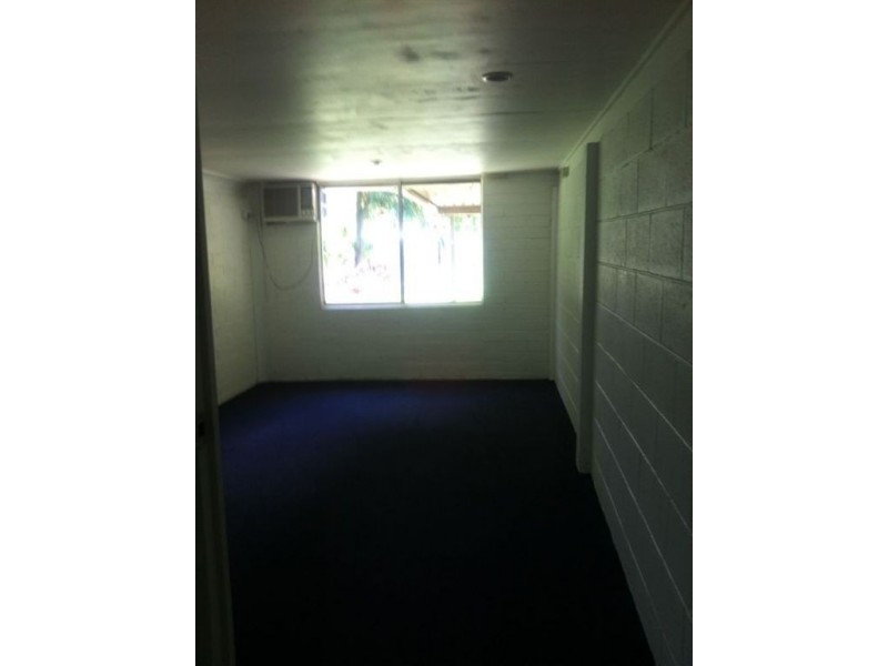 99 Lakes Creek Road, Berserker QLD 4701