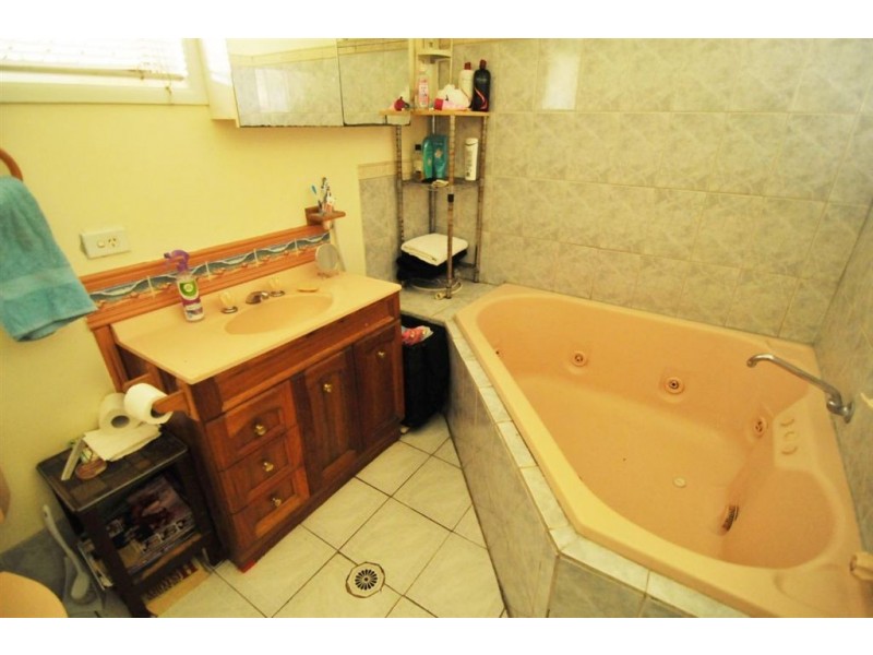 4a Mackay Street, Lakes Creek QLD 4701