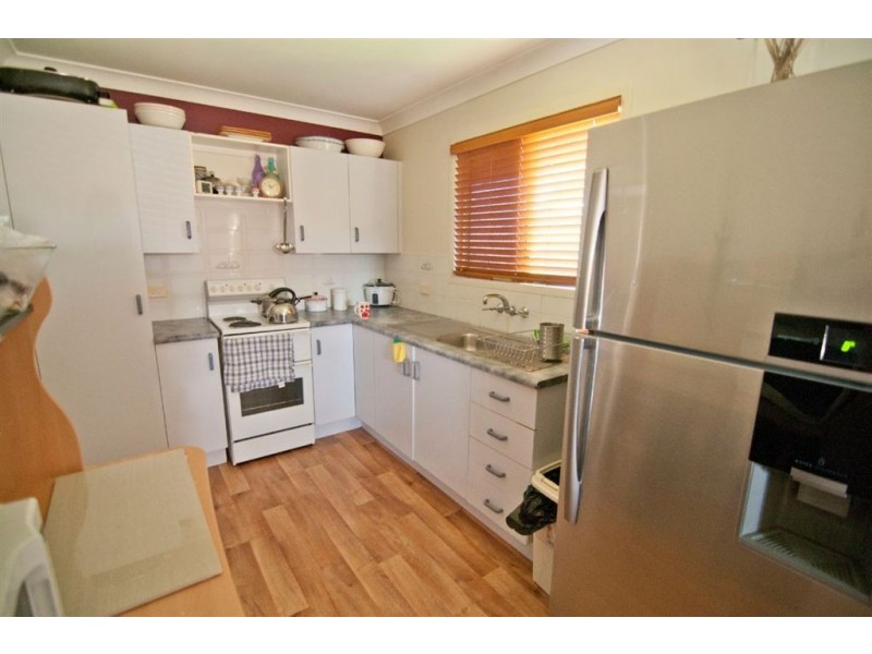 82 Simpson Street, Berserker QLD 4701