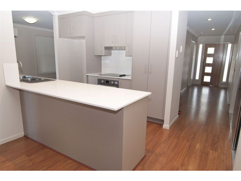 21 Maree Crescent, Gracemere QLD 4702