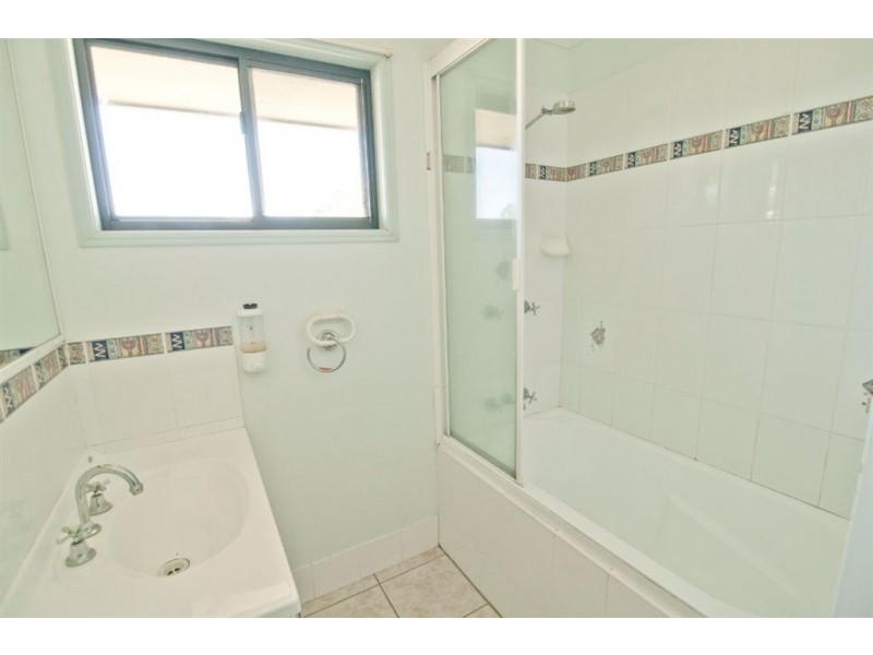 100 Donovan Cresent, Gracemere QLD 4702