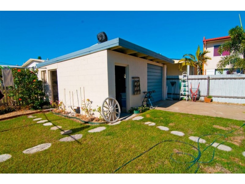 4 Rodger Street, Park Avenue QLD 4701