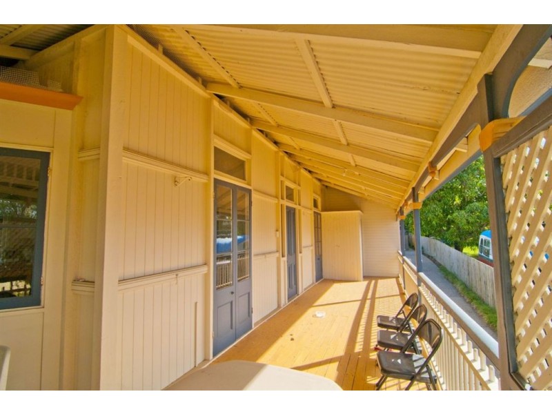 33 & 33a Woodville Street, Wandal QLD 4700