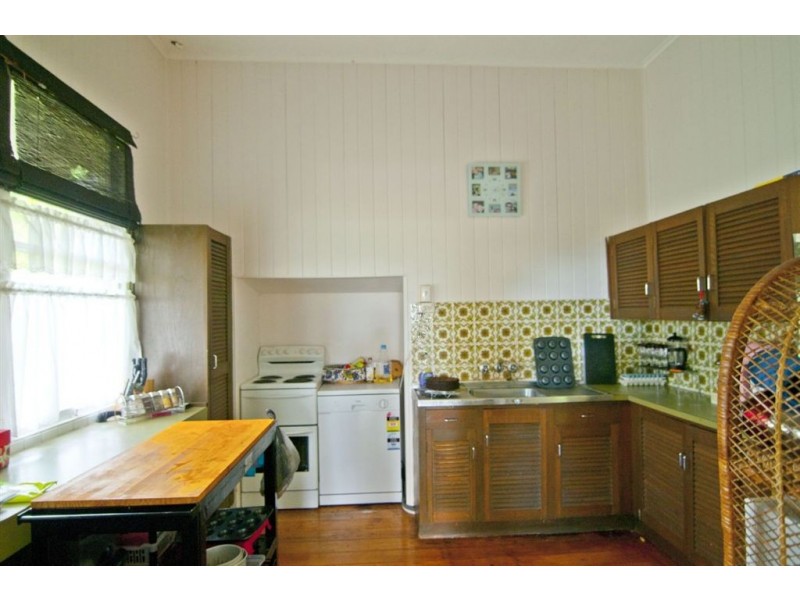 33 & 33a Woodville Street, Wandal QLD 4700