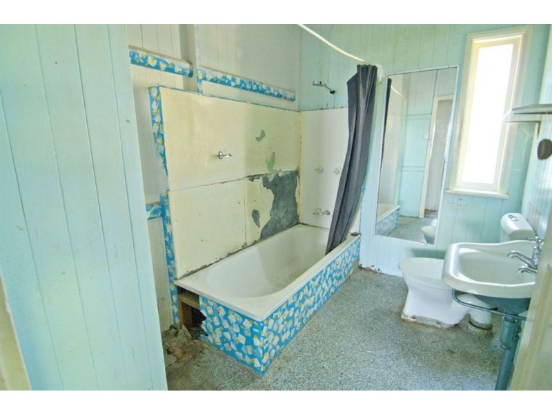 17 Welch Street, Park Avenue QLD 4701