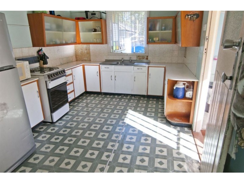 15 Card Street, Berserker QLD 4701
