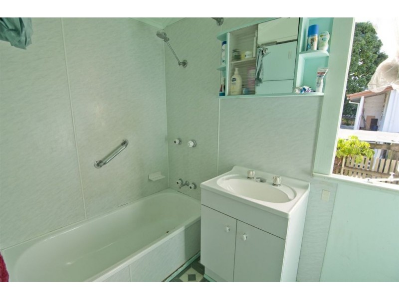 15 Card Street, Berserker QLD 4701
