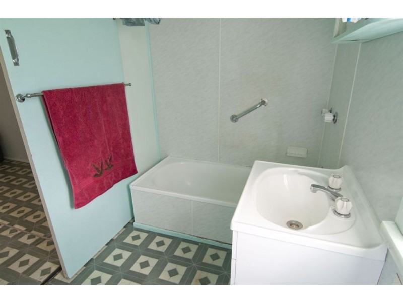 15 Card Street, Berserker QLD 4701