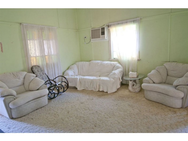 15 Card Street, Berserker QLD 4701