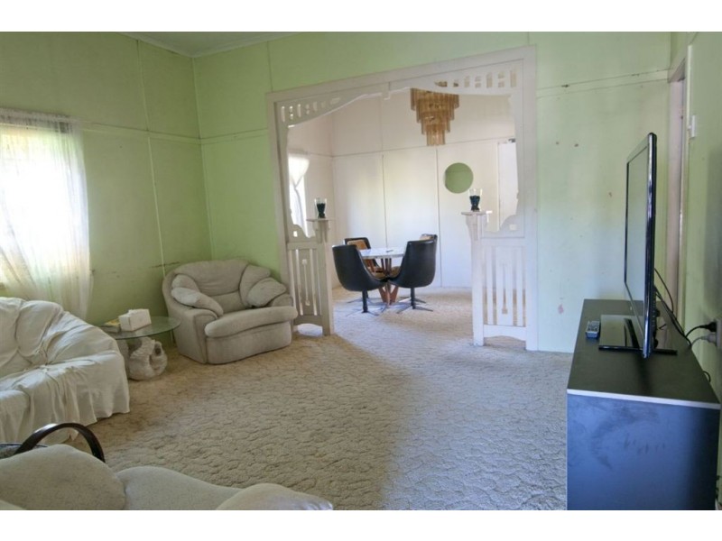 15 Card Street, Berserker QLD 4701