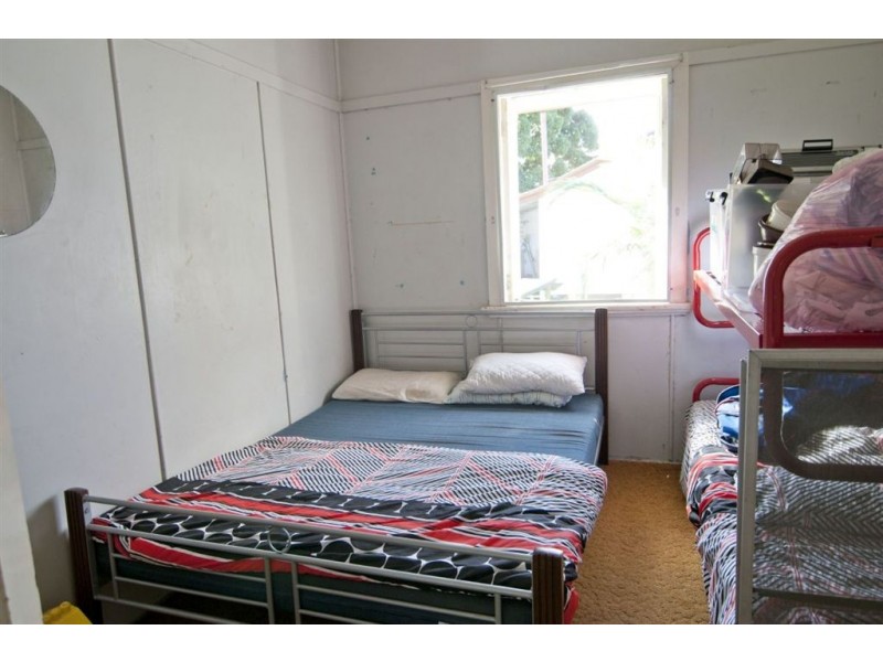 15 Card Street, Berserker QLD 4701