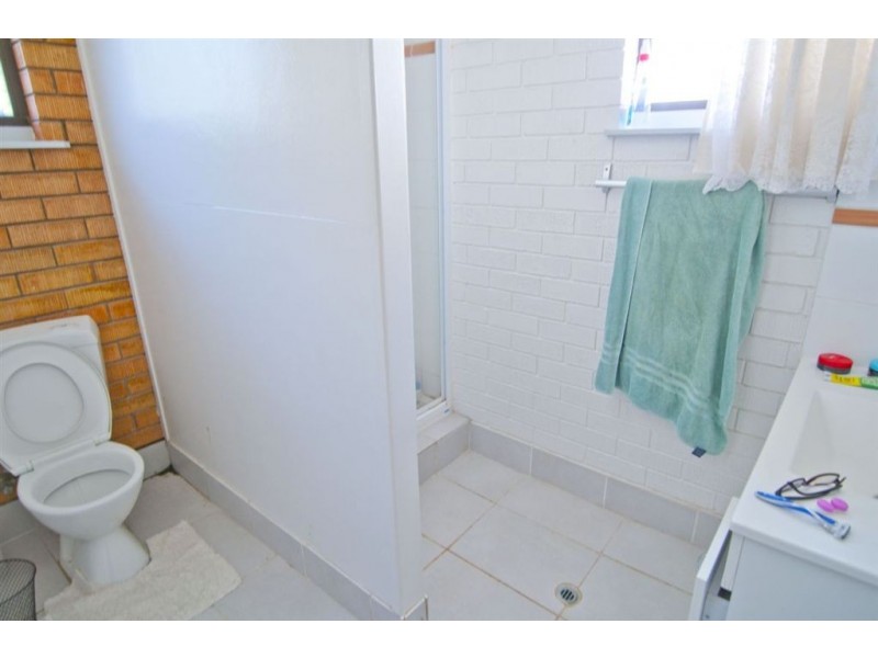 1 & 2/320 Dean Street, Frenchville QLD 4701