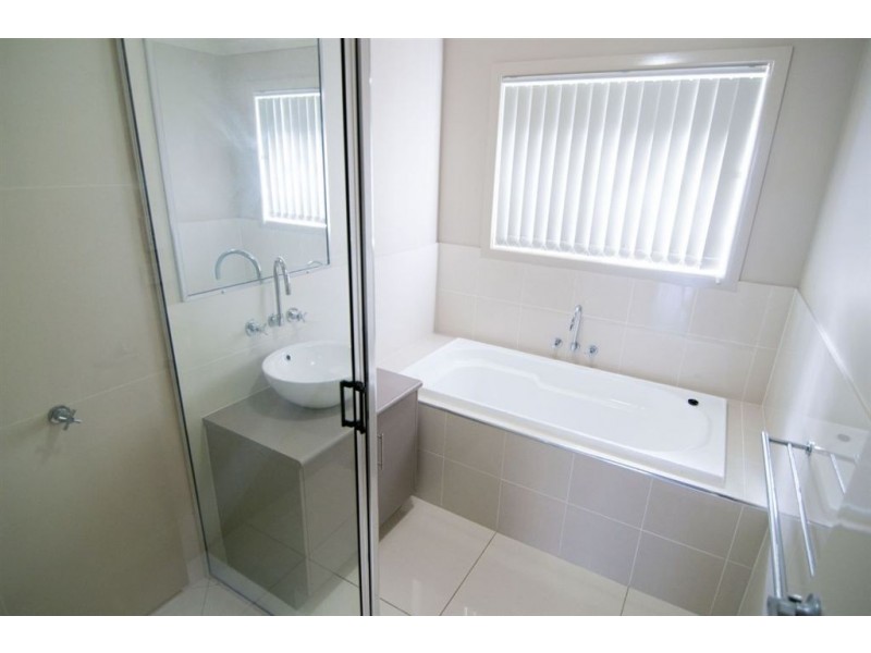 21 Maree Crescent, Gracemere QLD 4702