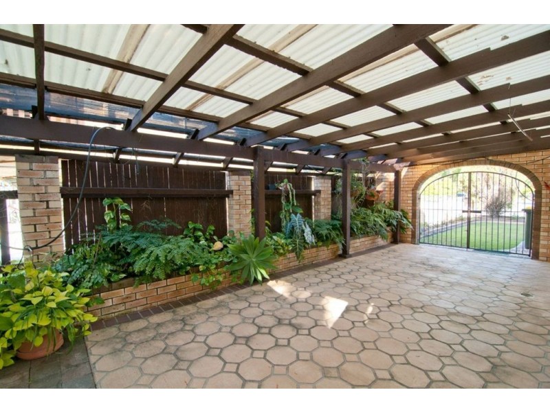 16 Elwing Street, Kawana QLD 4701