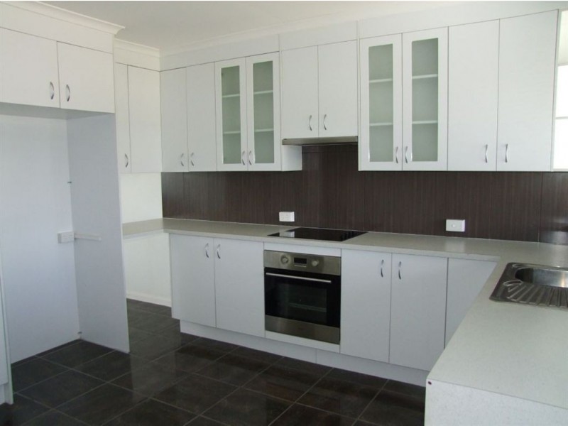 1/148 Murray Street, The Range QLD 4700