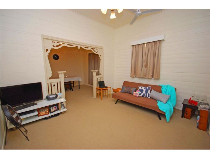 57 Lakes Creek Road, Berserker QLD 4701