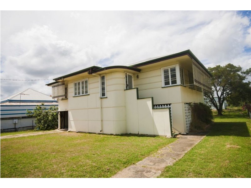 42 Lucas Street, Berserker QLD 4701