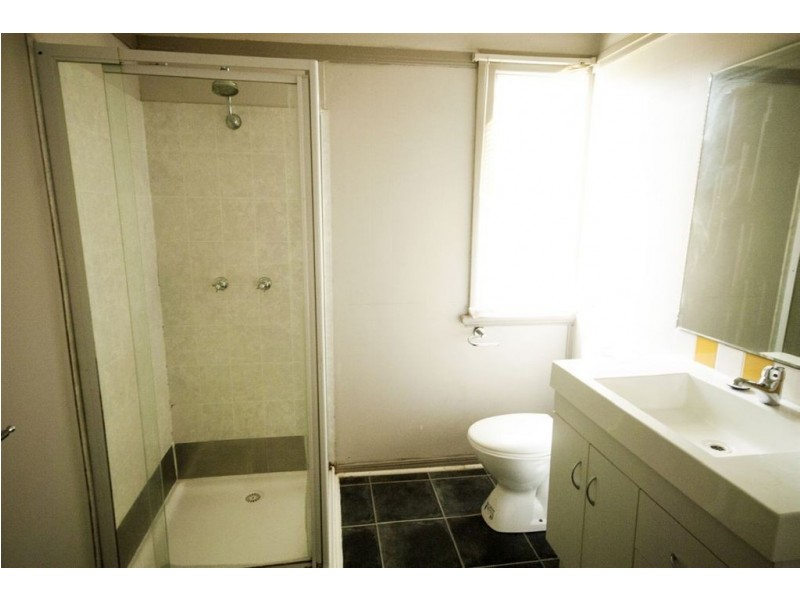 42 Lucas Street, Berserker QLD 4701