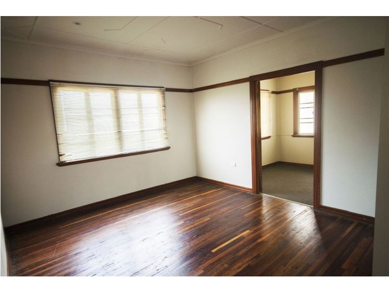 42 Lucas Street, Berserker QLD 4701