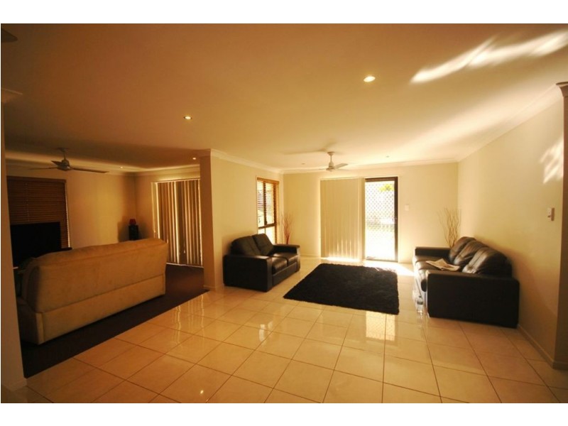 7 Downs Field Place, Taroomball QLD 4703