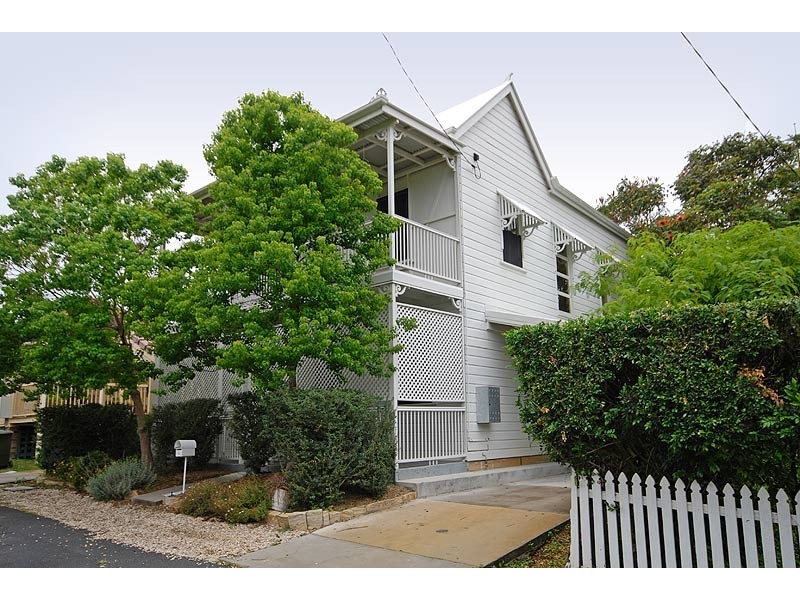 5 The Avenue, Clayfield QLD 4011