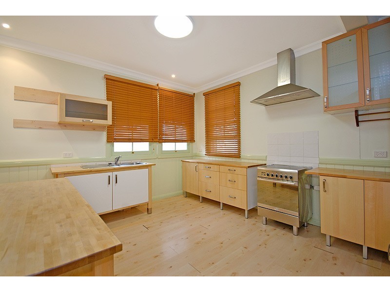 5 The Avenue, Clayfield QLD 4011