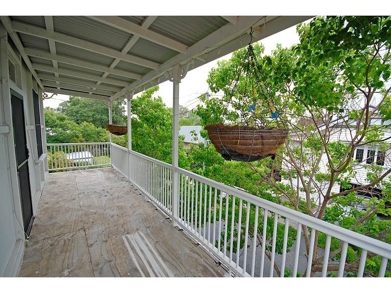 5 The Avenue, Clayfield QLD 4011