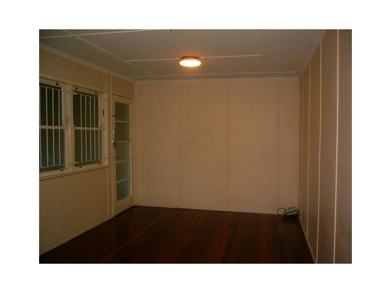 2/165 Hudson Rd, Wooloowin QLD 4030