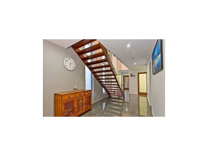 28 Pleystowe Crescent, Hendra QLD 4011