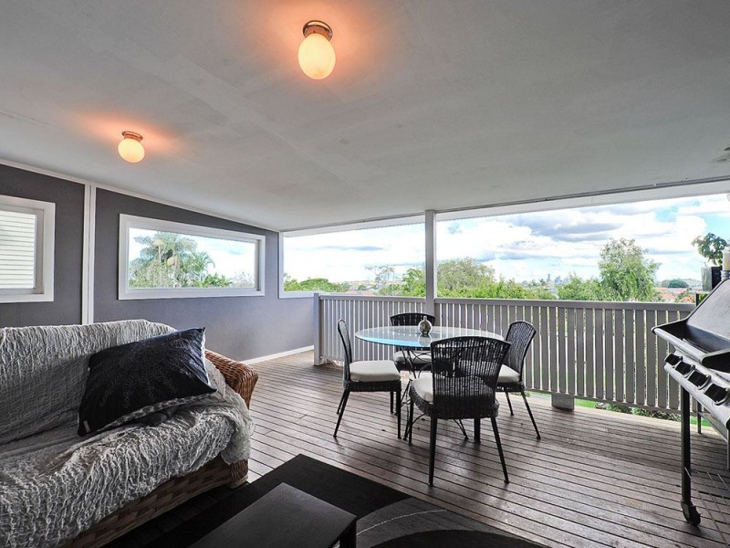 292 Rode Road, Wavell Heights QLD 4012