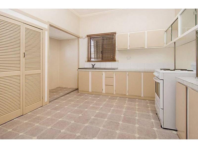 49 Raceview Avenue, Hendra QLD 4011