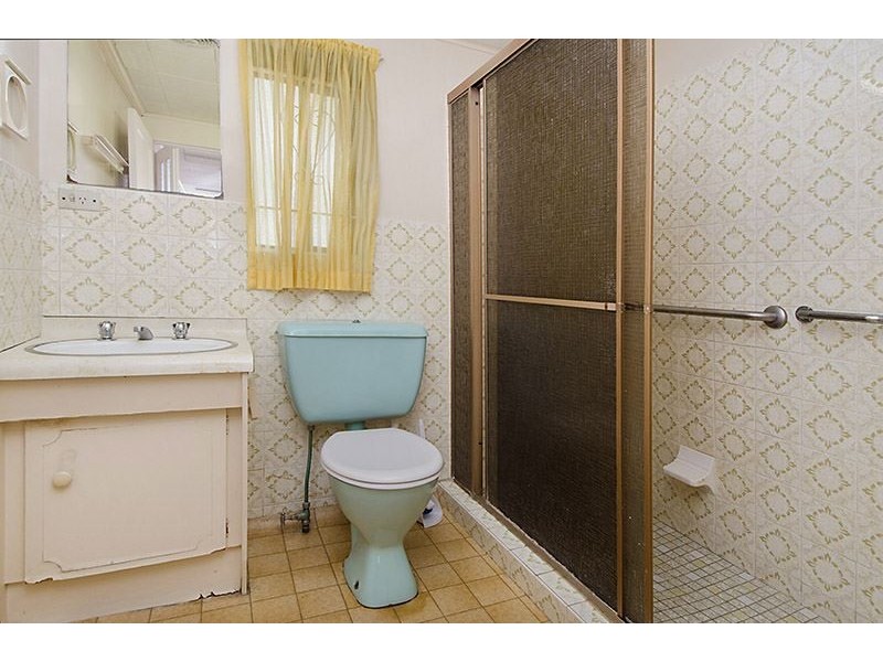 49 Raceview Avenue, Hendra QLD 4011