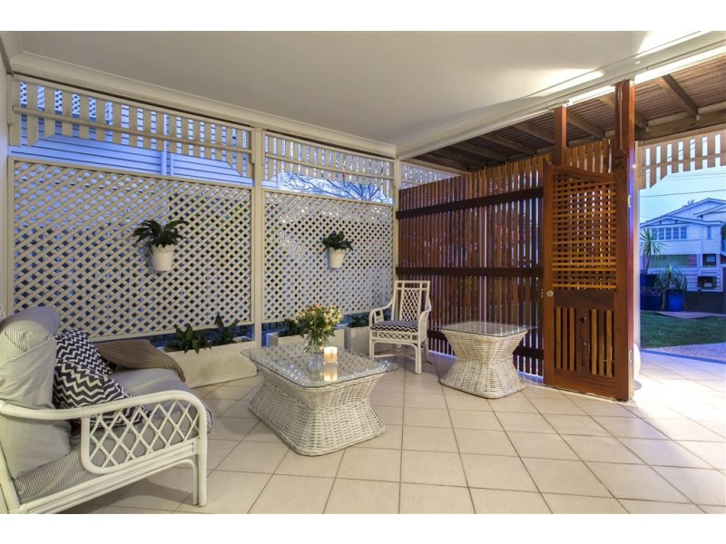 16 Hamilton Avenue, Hendra QLD 4011