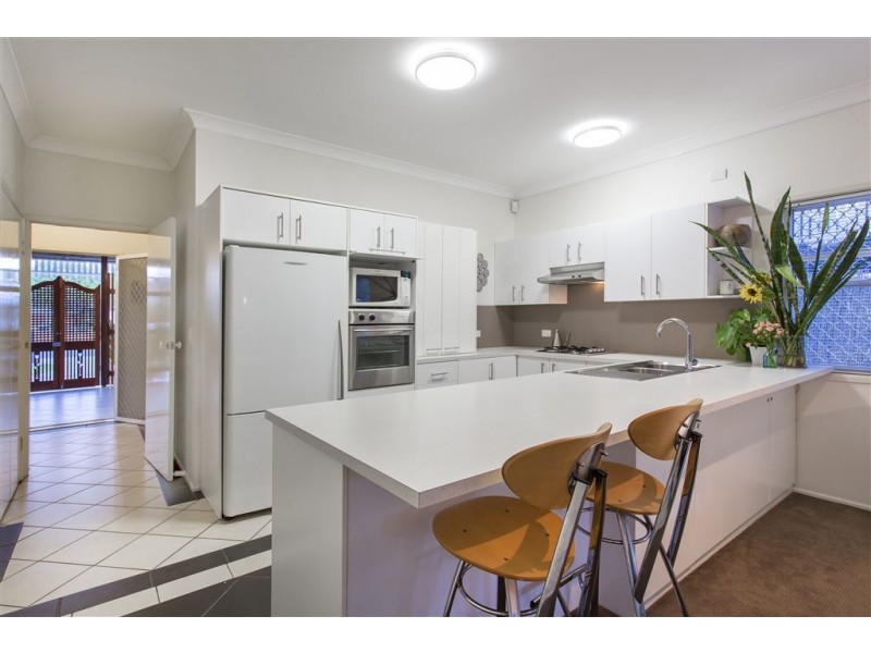 16 Hamilton Avenue, Hendra QLD 4011