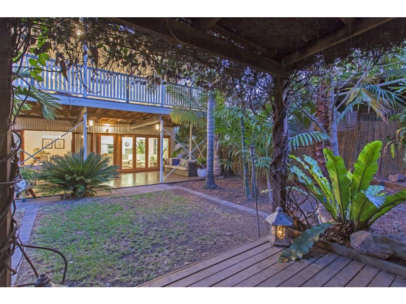 16 Hamilton Avenue, Hendra QLD 4011