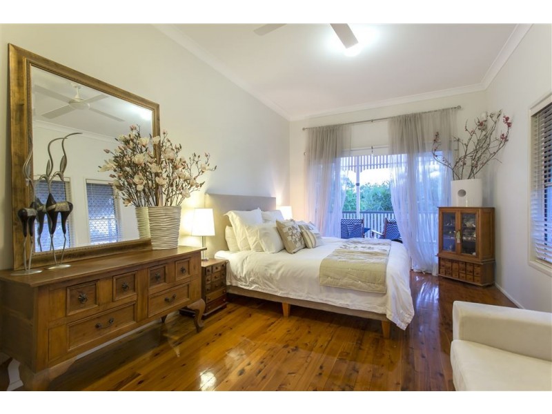 16 Hamilton Avenue, Hendra QLD 4011