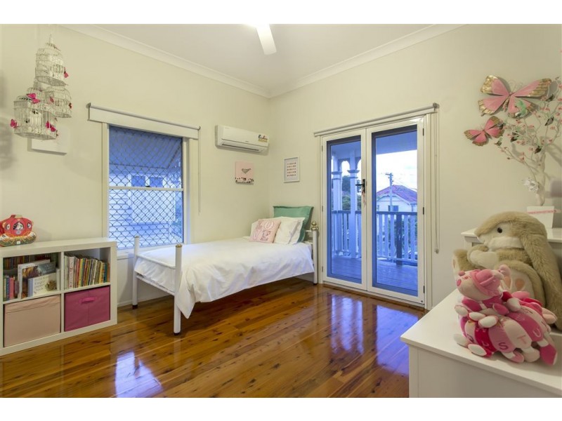 16 Hamilton Avenue, Hendra QLD 4011