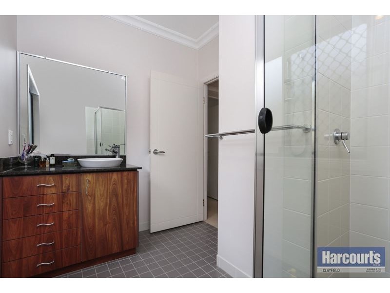 74 Harding Street, Hendra QLD 4011