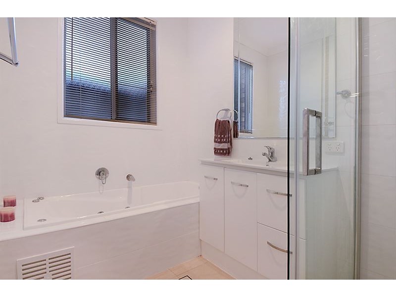 9 Rous Street, Hendra QLD 4011