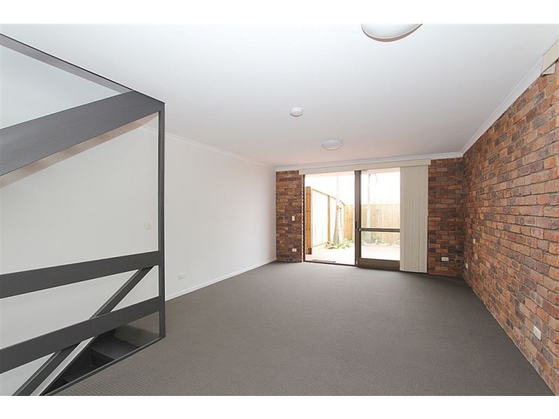 1/10 Rokeby Tce, Taringa QLD 4068