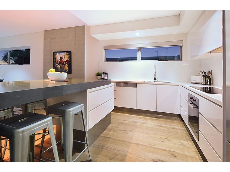 59 Raceview Avenue, Hendra QLD 4011