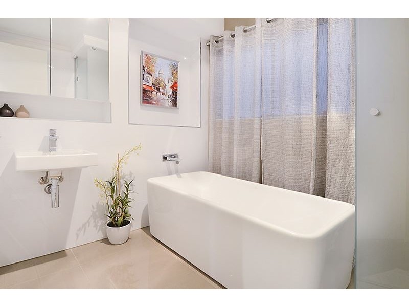 59 Raceview Avenue, Hendra QLD 4011