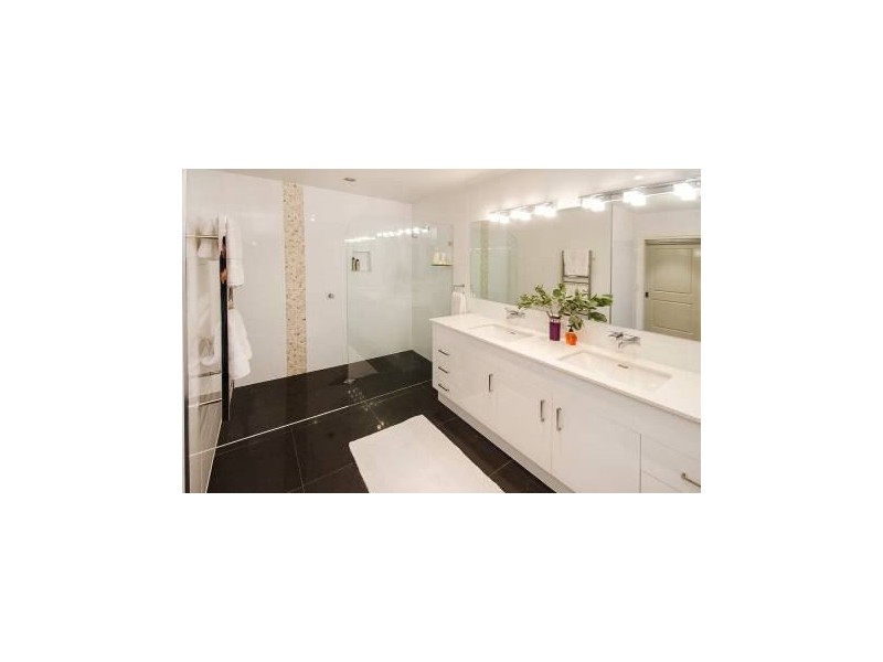 55 Riverton St, Clayfield QLD 4011