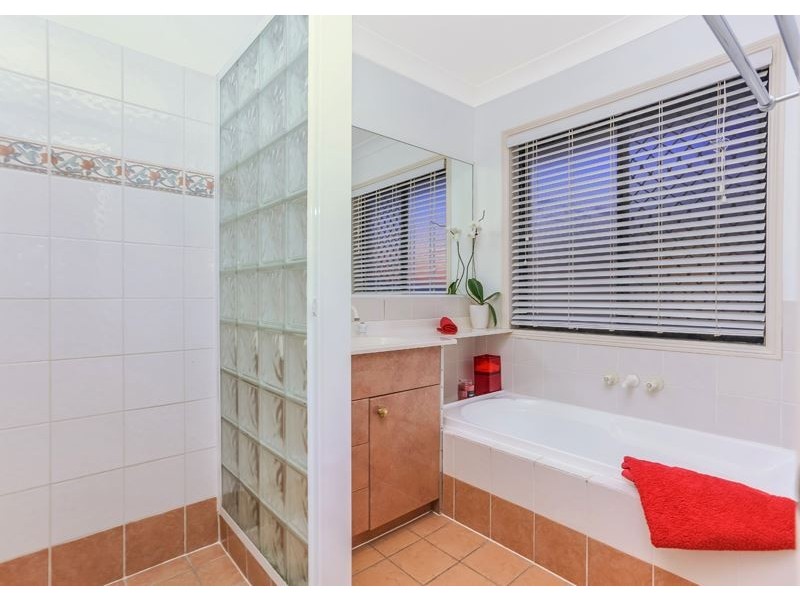 16 Cosby Place, Mcdowall QLD 4053