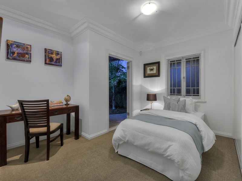 4 Derby Street, Hendra QLD 4011