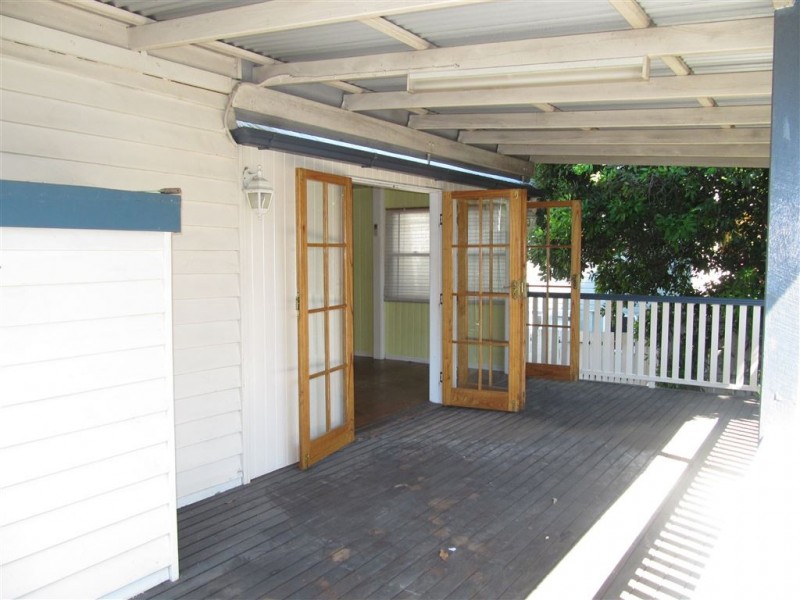 8 Thomas St, Clayfield QLD 4011