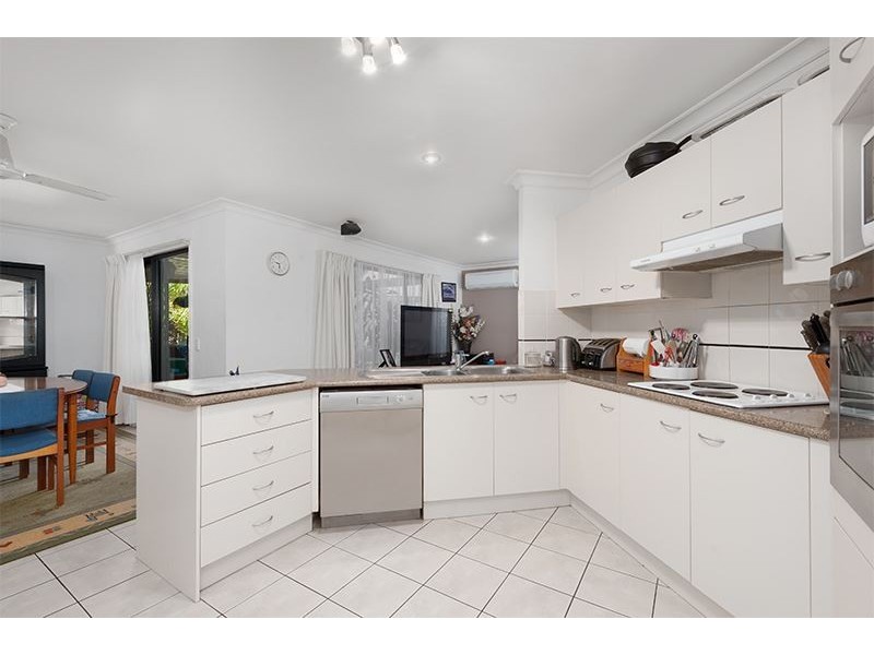 4 Calvary Crescent, Boondall QLD 4034