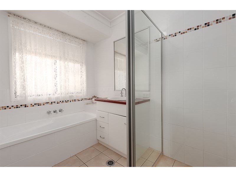 4 Calvary Crescent, Boondall QLD 4034