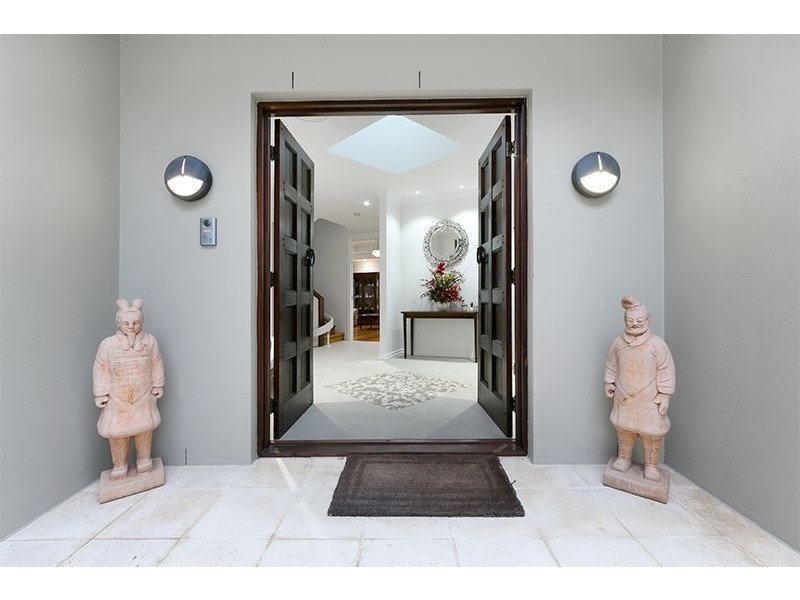 2 Langside Road, Hamilton QLD 4007