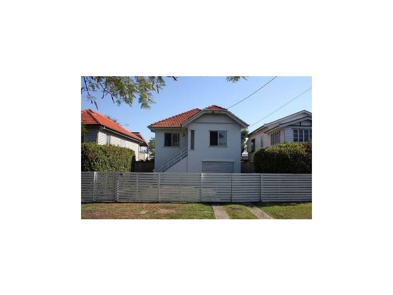 17 Hamilton Ave, Hendra QLD 4011